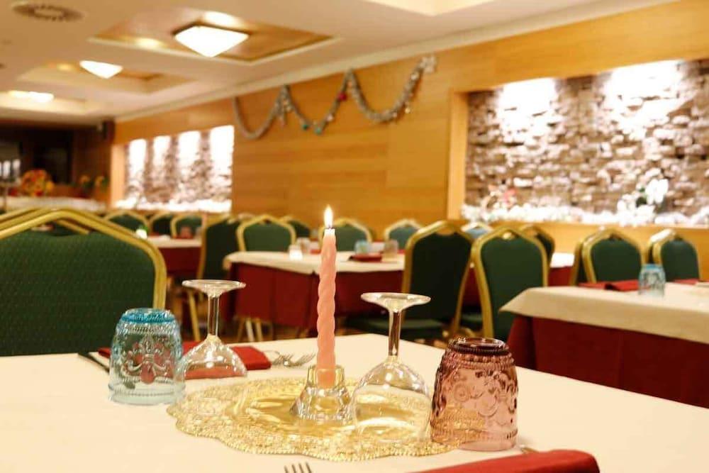 Hotel Club Regina E Fassa Mazzin Exteriör bild