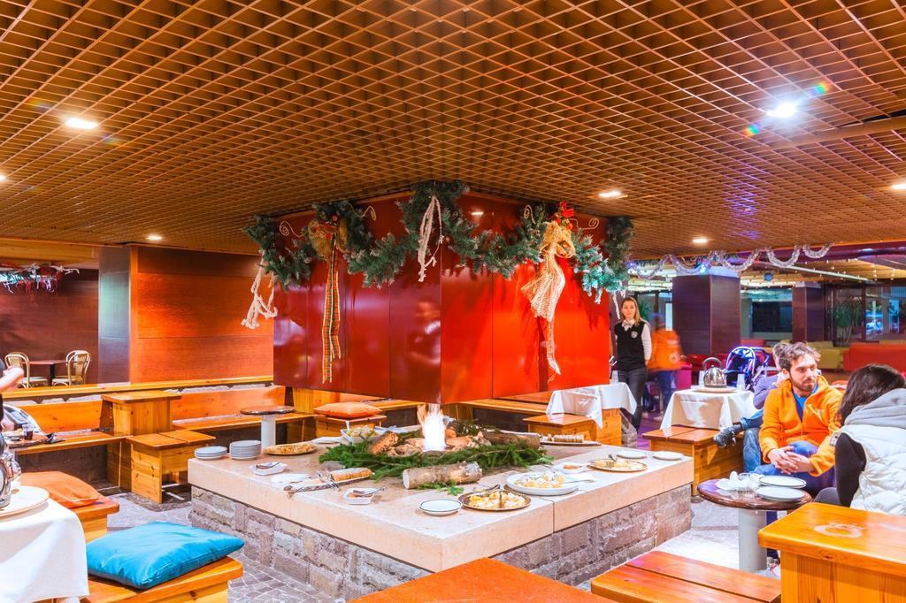 Hotel Club Regina E Fassa Mazzin Exteriör bild